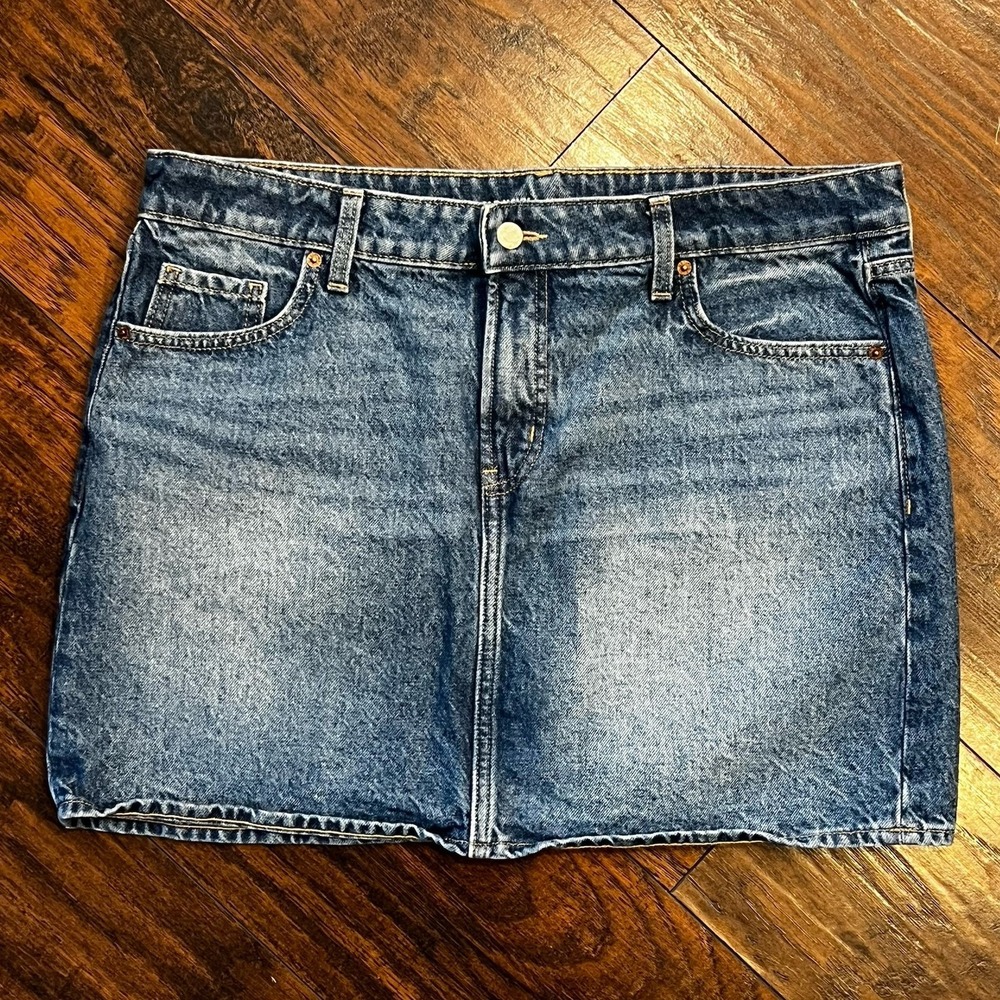 Old Navy Mid-Rise OG Jean Mini Skirt Women's Size 14